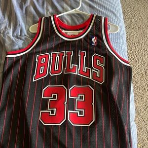 Scottie Pippen Alternate Chicago Bulls Jersey